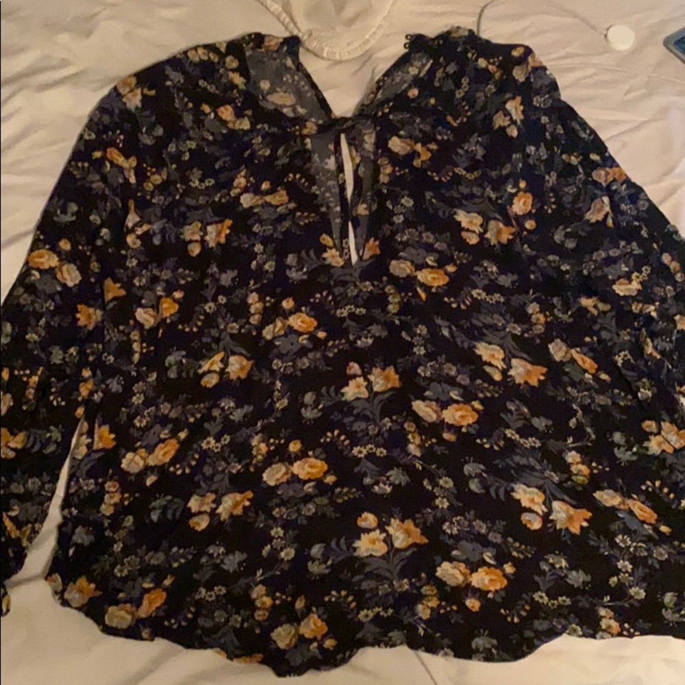 AMERICAN EAGLE TOP